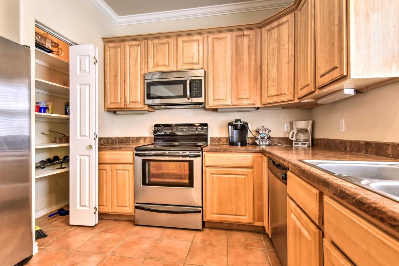 Waterfront Corpus Christi Townhome With Pool And Dock! エクステリア 写真