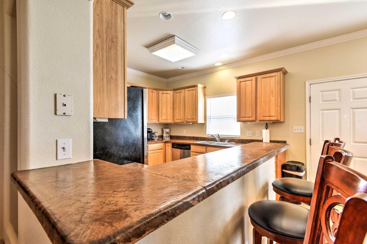 Waterfront Corpus Christi Townhome With Pool And Dock! エクステリア 写真