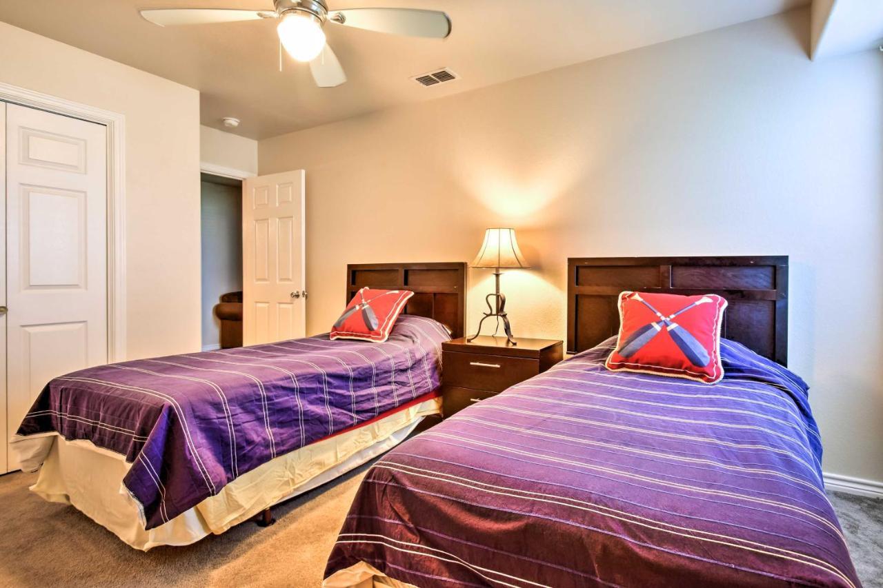 Waterfront Corpus Christi Townhome With Pool And Dock! エクステリア 写真